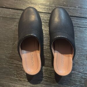 NEW without box Vionic Mules